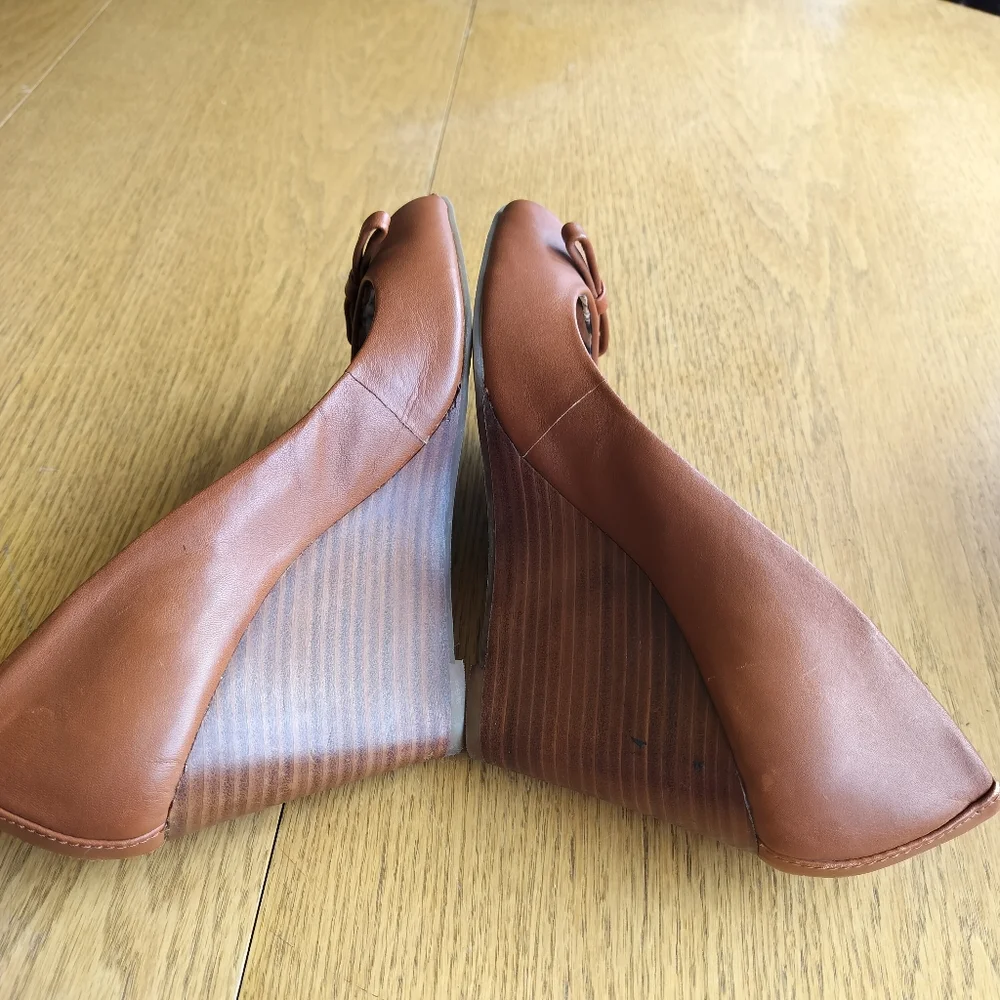 BCBGeneration Wedge Peep Toe Sandals Size 8B